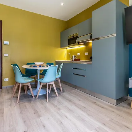 Housmart Emilia Levante 98 * بولونيا