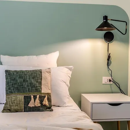 Housmart Emilia Levante 98 بولونيا